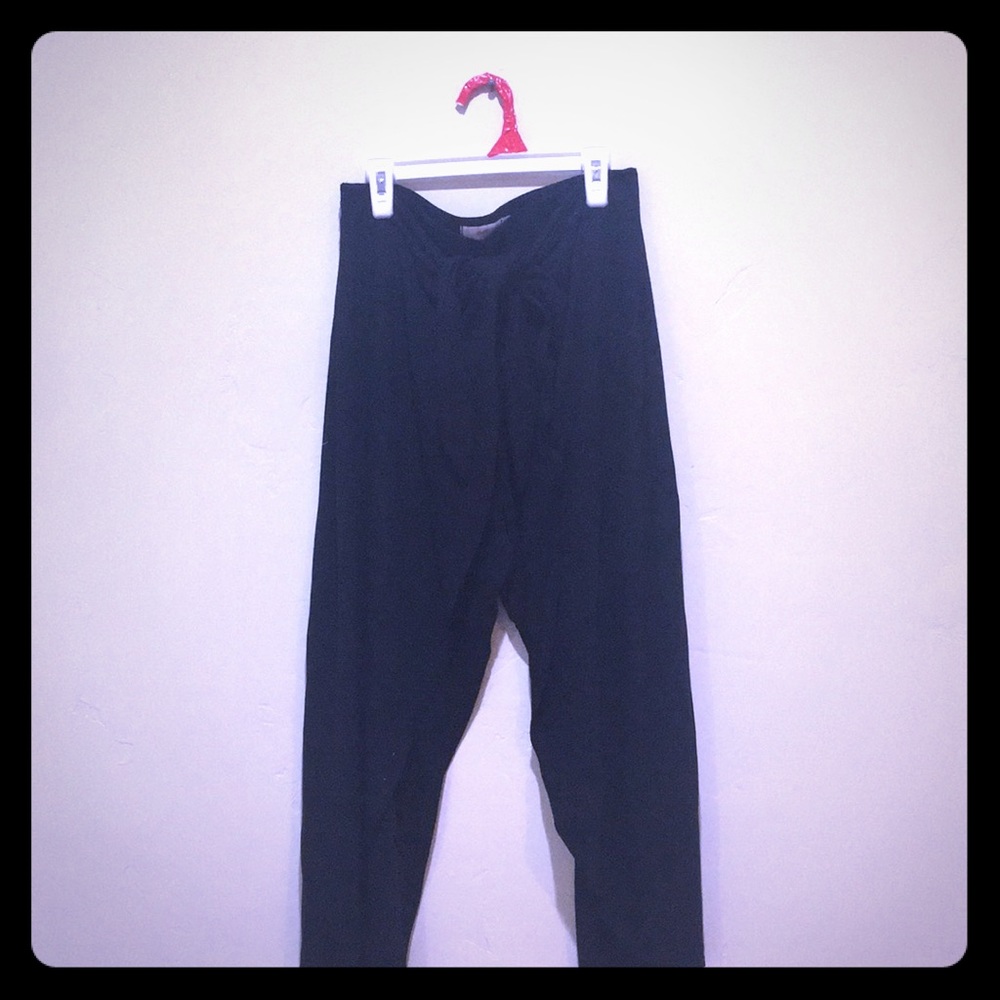 Pool Black Wavy Front Tie Capri Pant